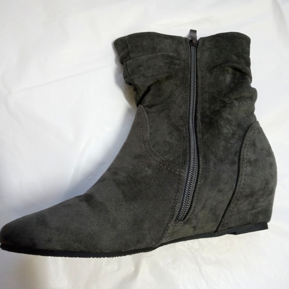 Faux Suede Ankle Boots Slight Heeled Zippered Gray - Picture 5 of 9